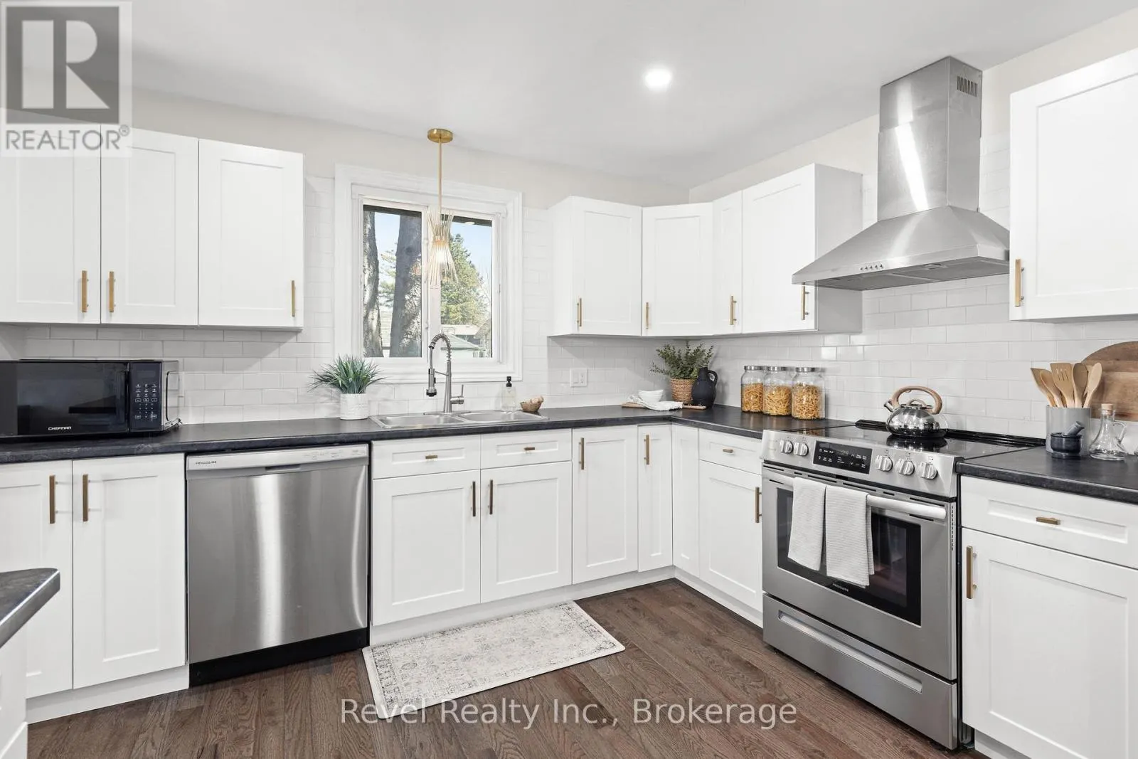 25 RIVERVIEW ROAD