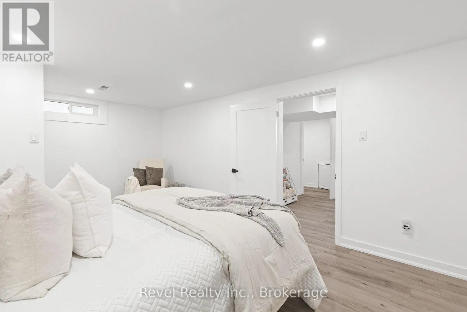 25 RIVERVIEW ROAD