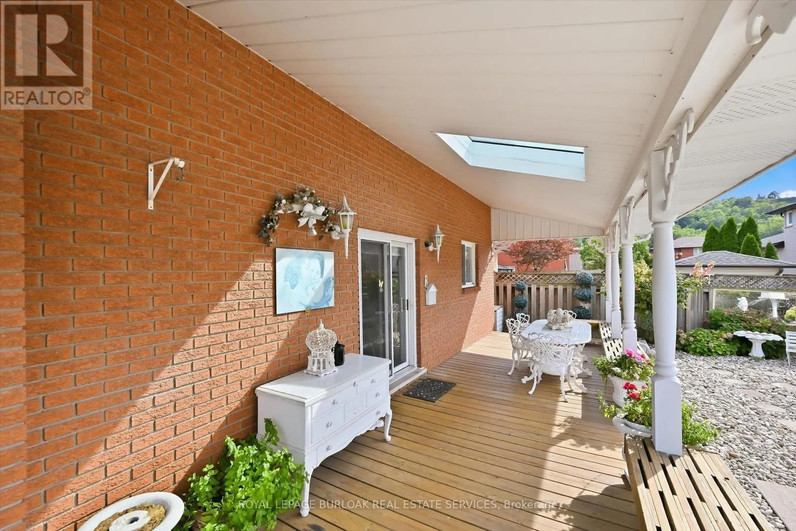 83 OAKRIDGE DRIVE