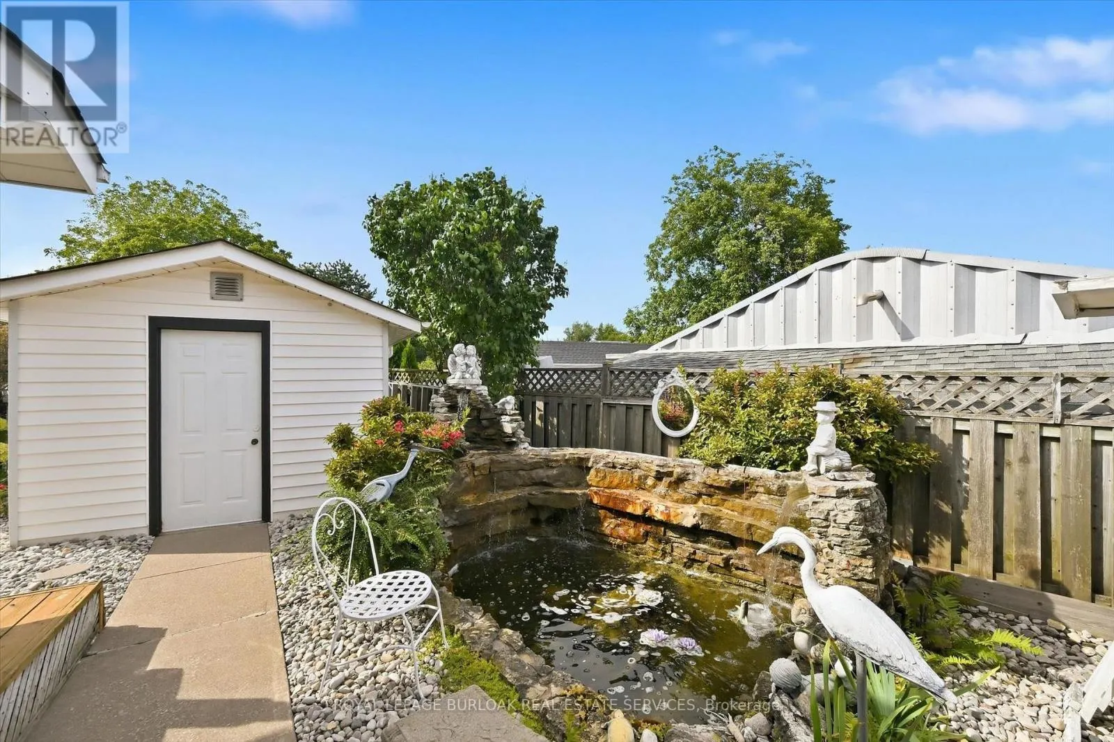 83 OAKRIDGE DRIVE