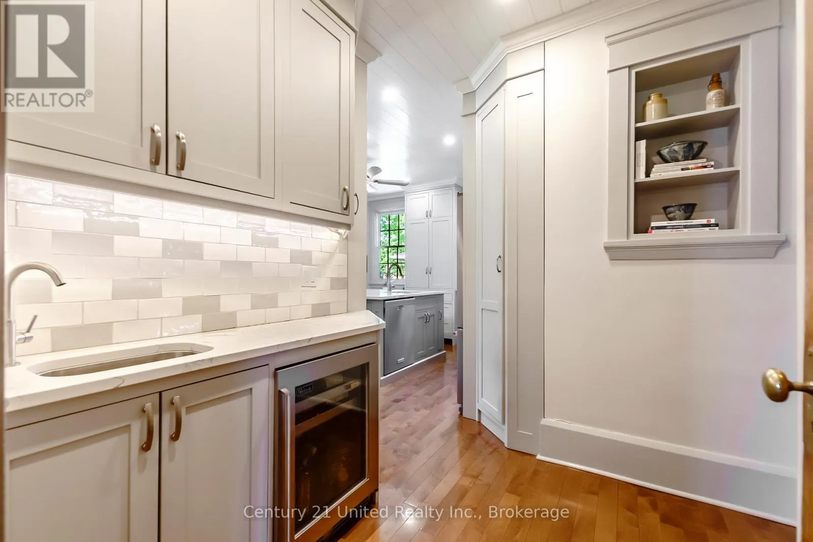 408 BELMONT AVENUE
