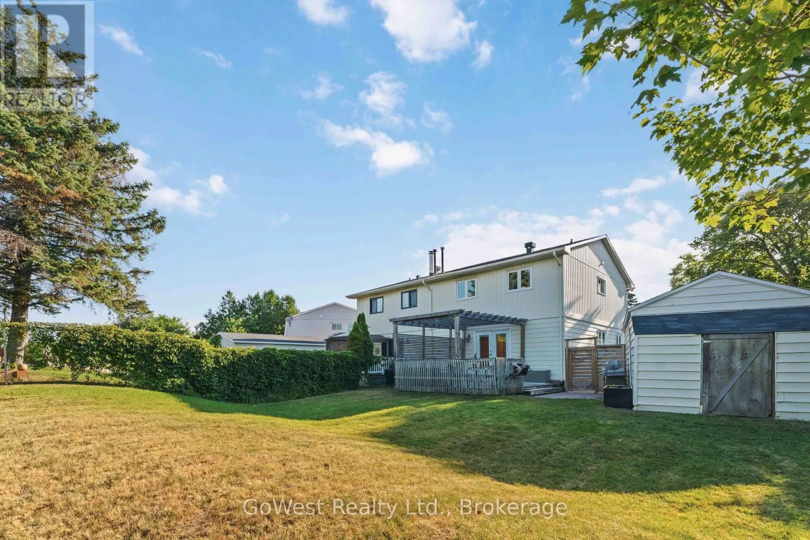 94 FIELDGATE DRIVE