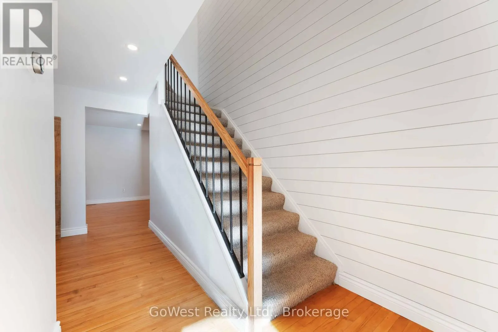 94 FIELDGATE DRIVE