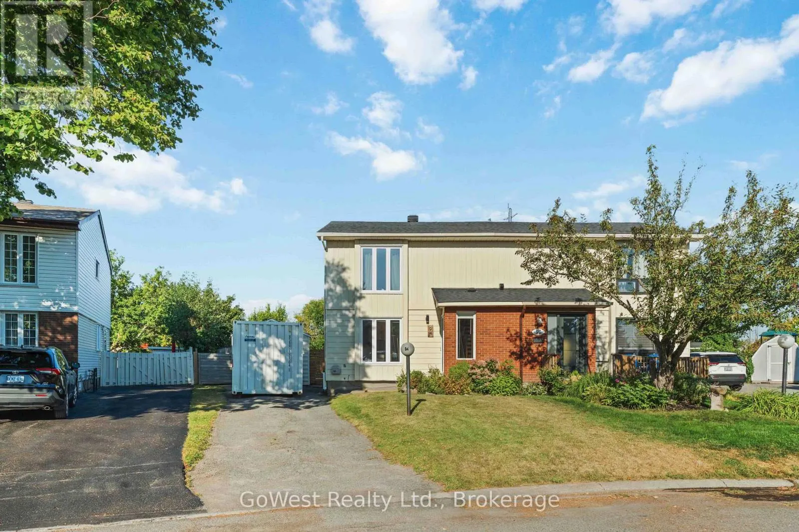94 FIELDGATE DRIVE
