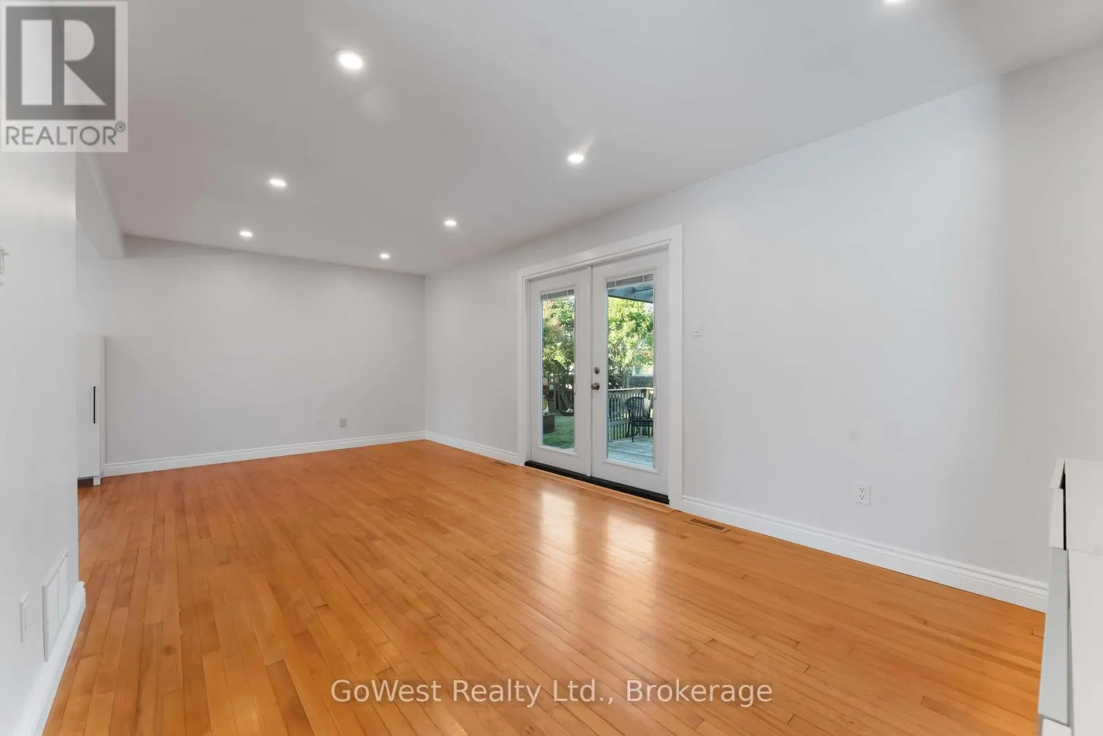 94 FIELDGATE DRIVE
