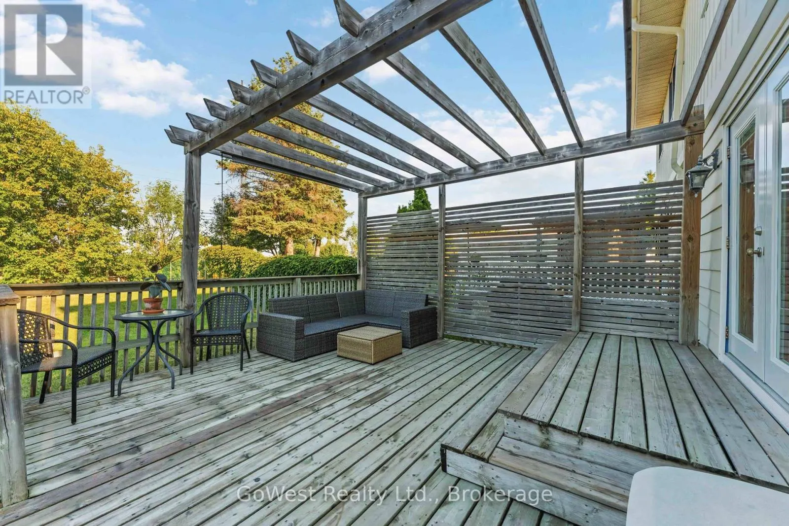 94 FIELDGATE DRIVE