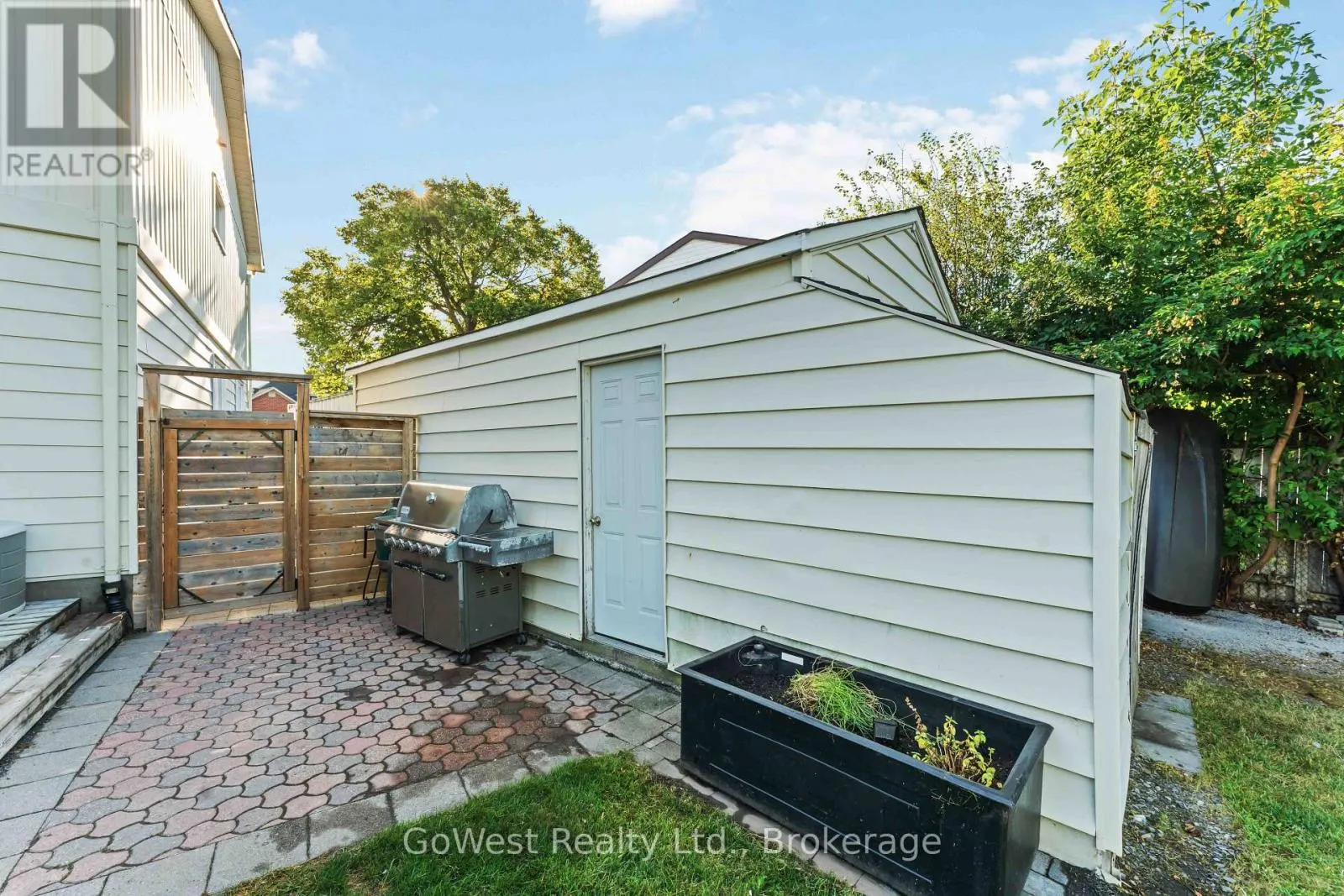 94 FIELDGATE DRIVE