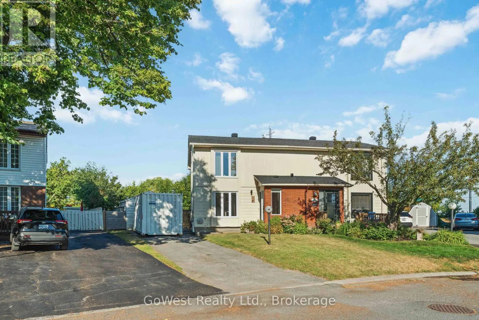 94 FIELDGATE DRIVE