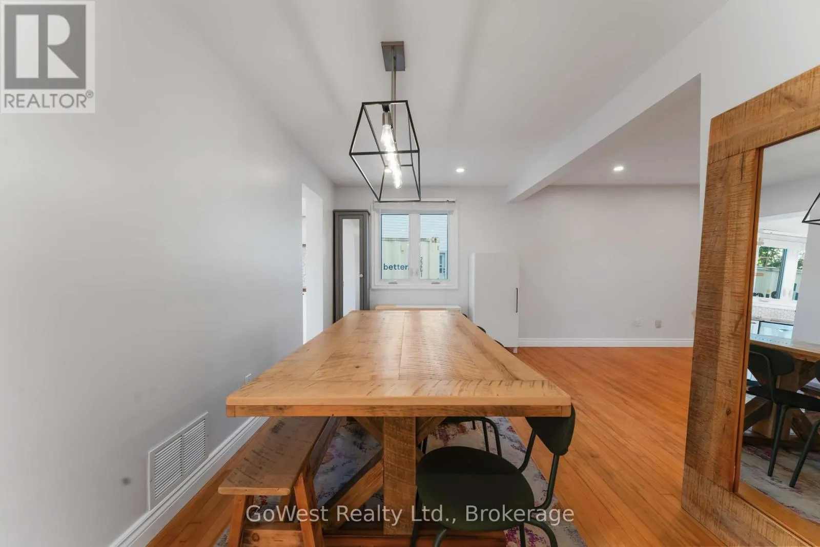 94 FIELDGATE DRIVE