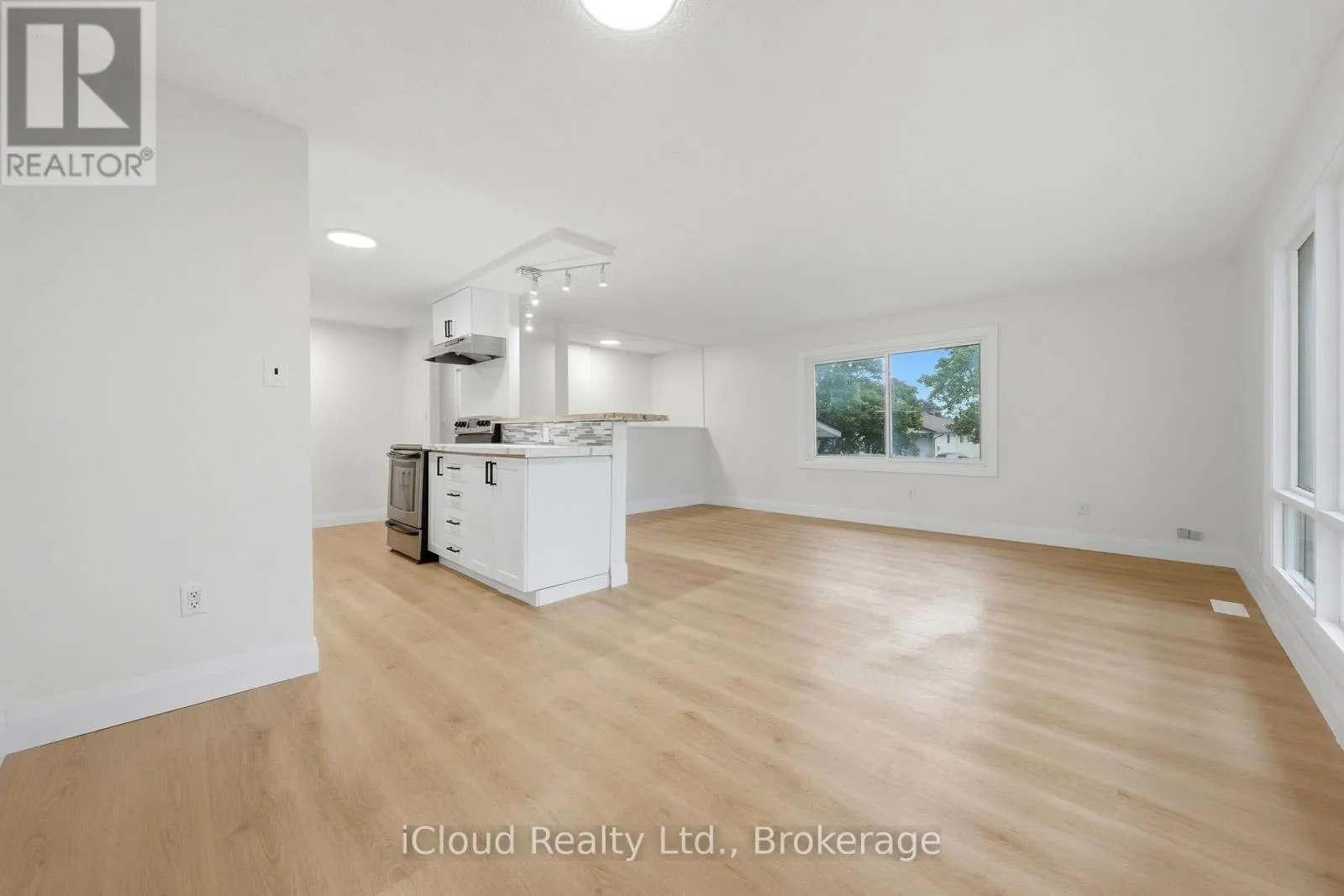 3 MANLEY CRESCENT