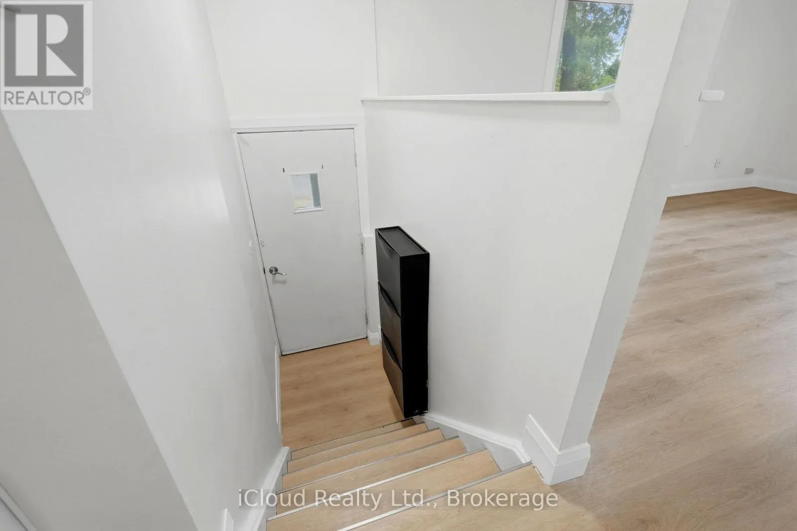 3 MANLEY CRESCENT