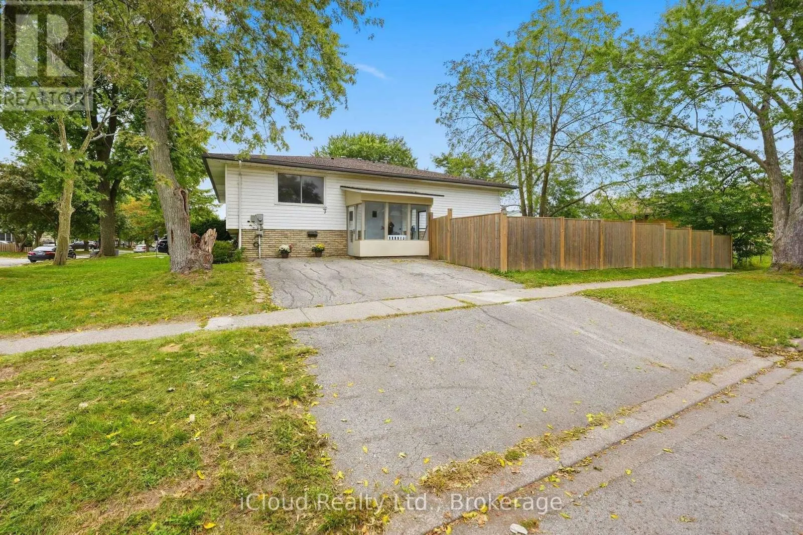 3 MANLEY CRESCENT