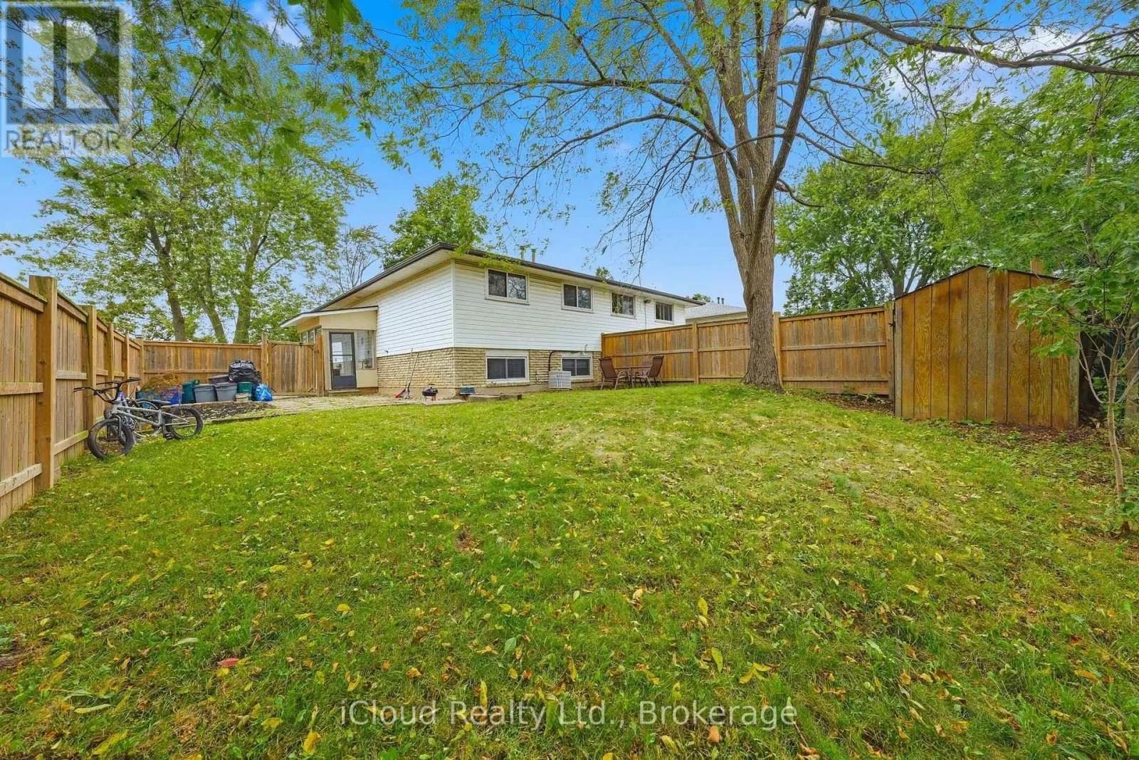 3 MANLEY CRESCENT