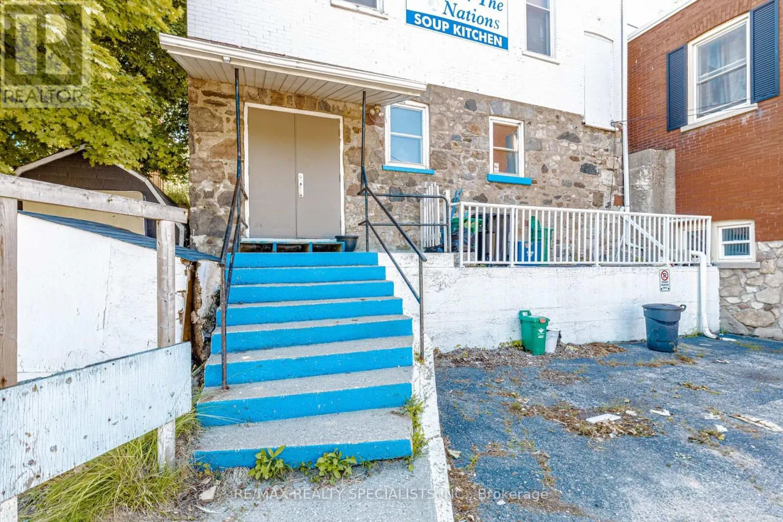 37 WELLINGTON STREET