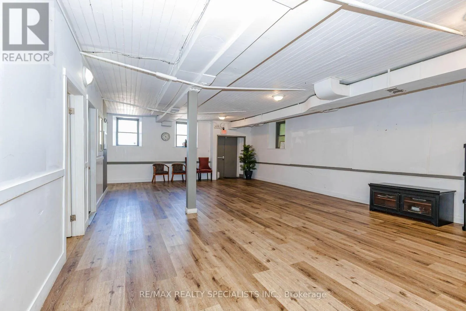 37 WELLINGTON STREET