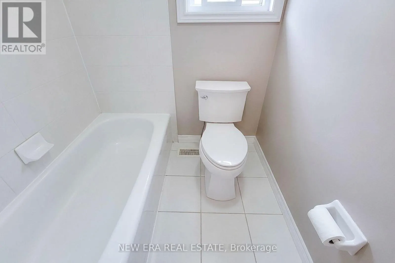 214 CLOVERLEAF DRIVE