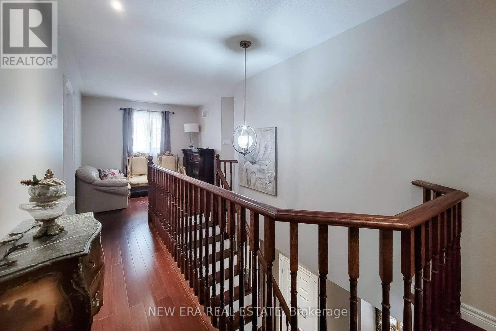 214 CLOVERLEAF DRIVE