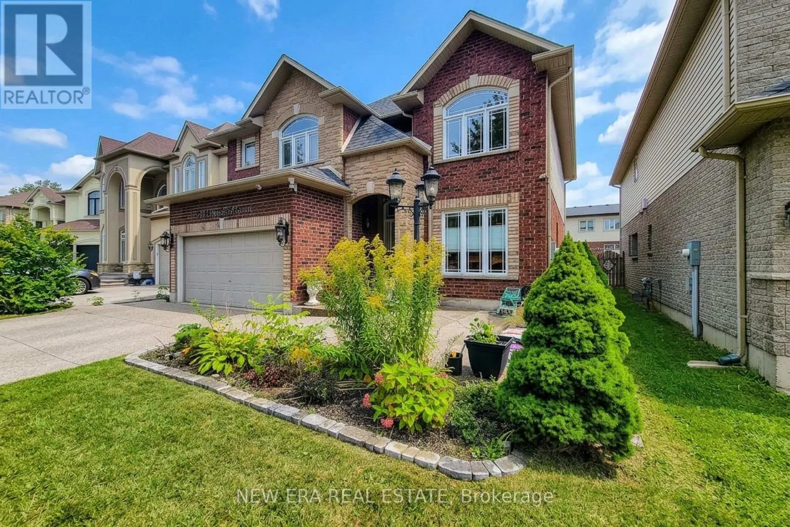 214 CLOVERLEAF DRIVE