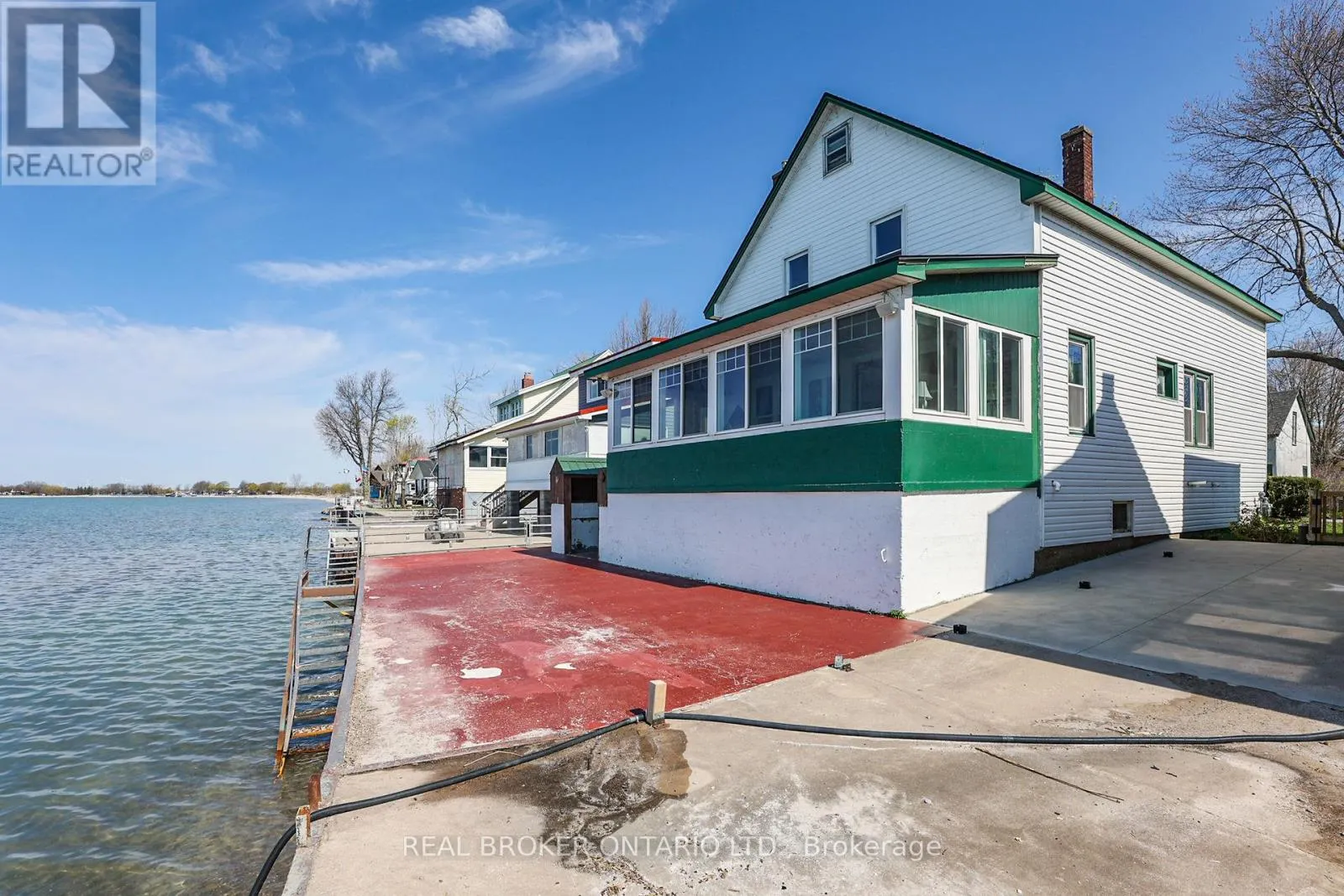 11611 BEACH ROAD W