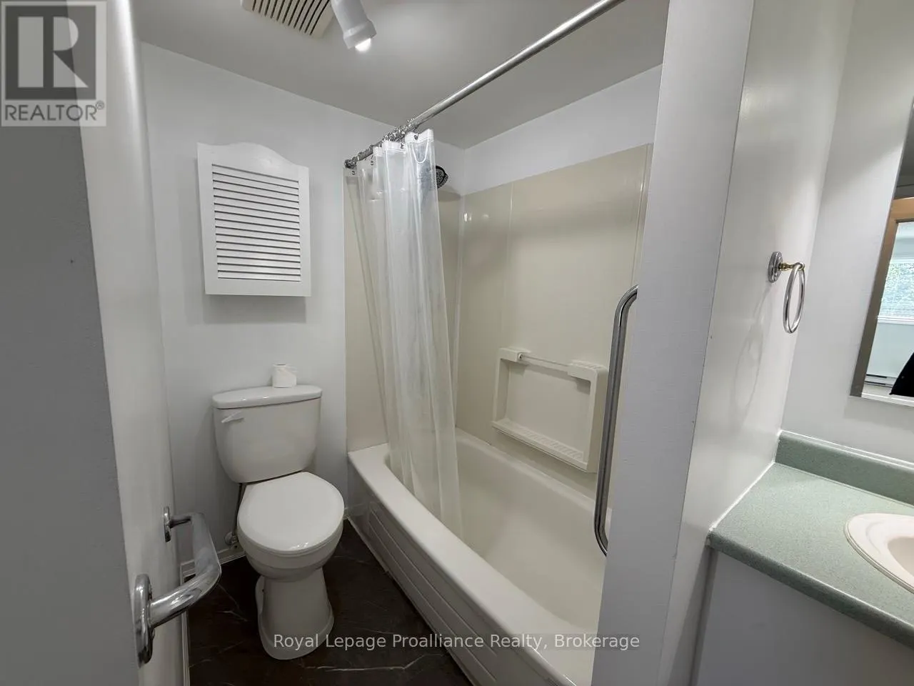 213 - 175 HAIG ROAD #213