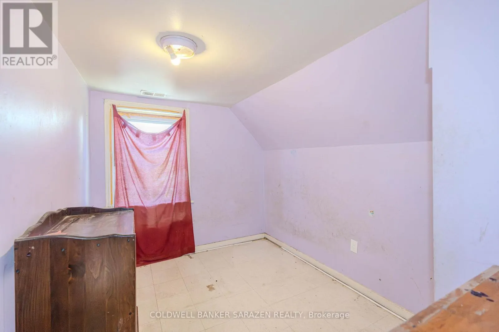 215 DESROSIERS STREET