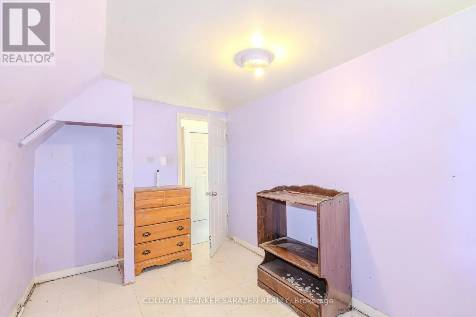 215 DESROSIERS STREET