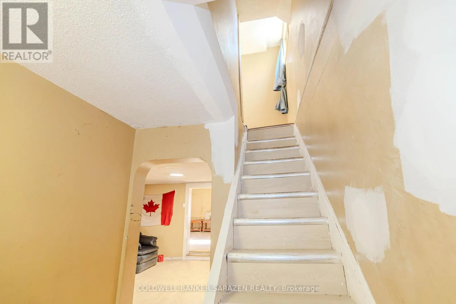 215 DESROSIERS STREET