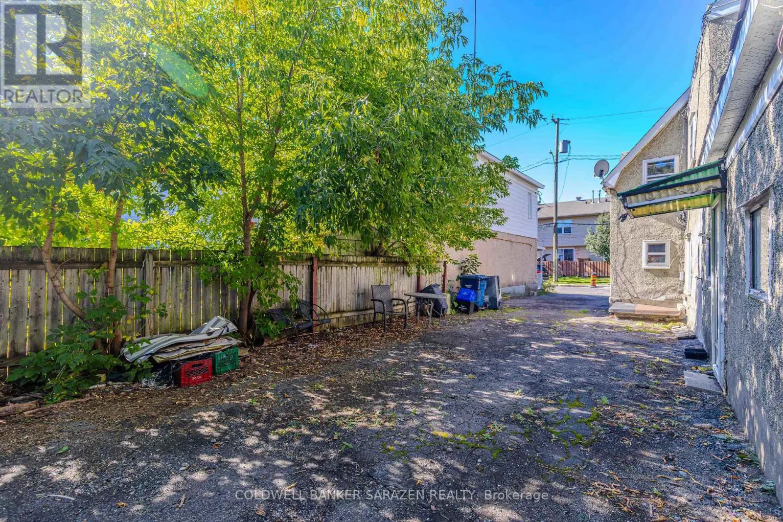 215 DESROSIERS STREET