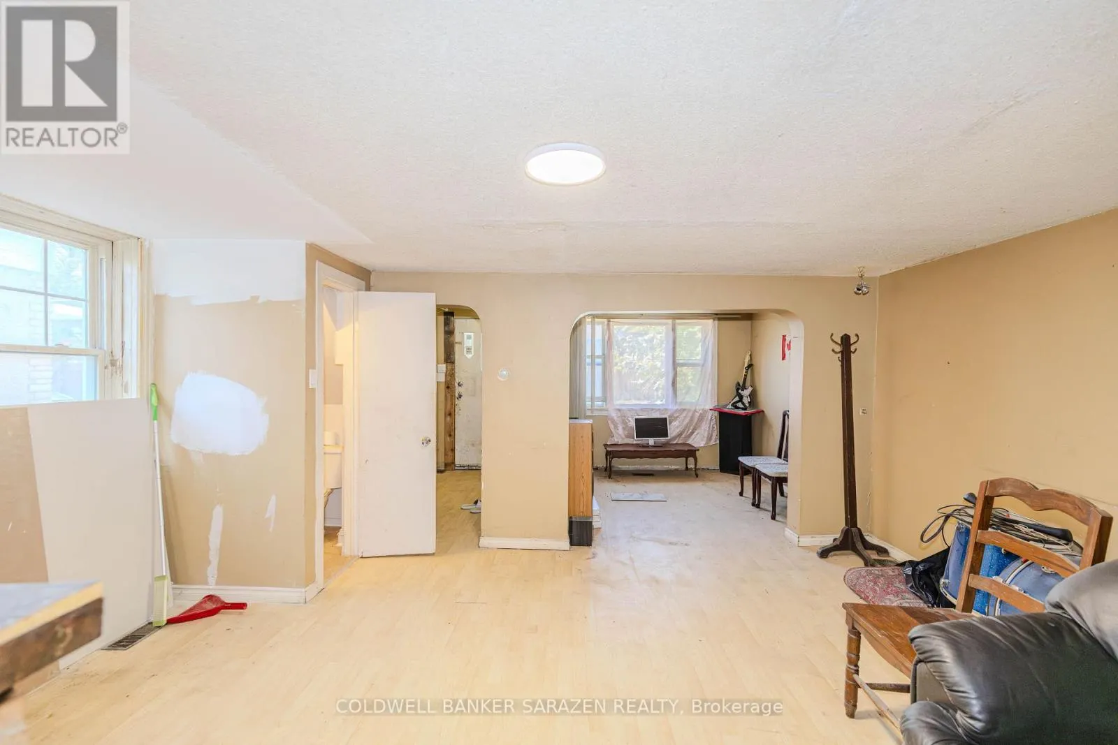 215 DESROSIERS STREET