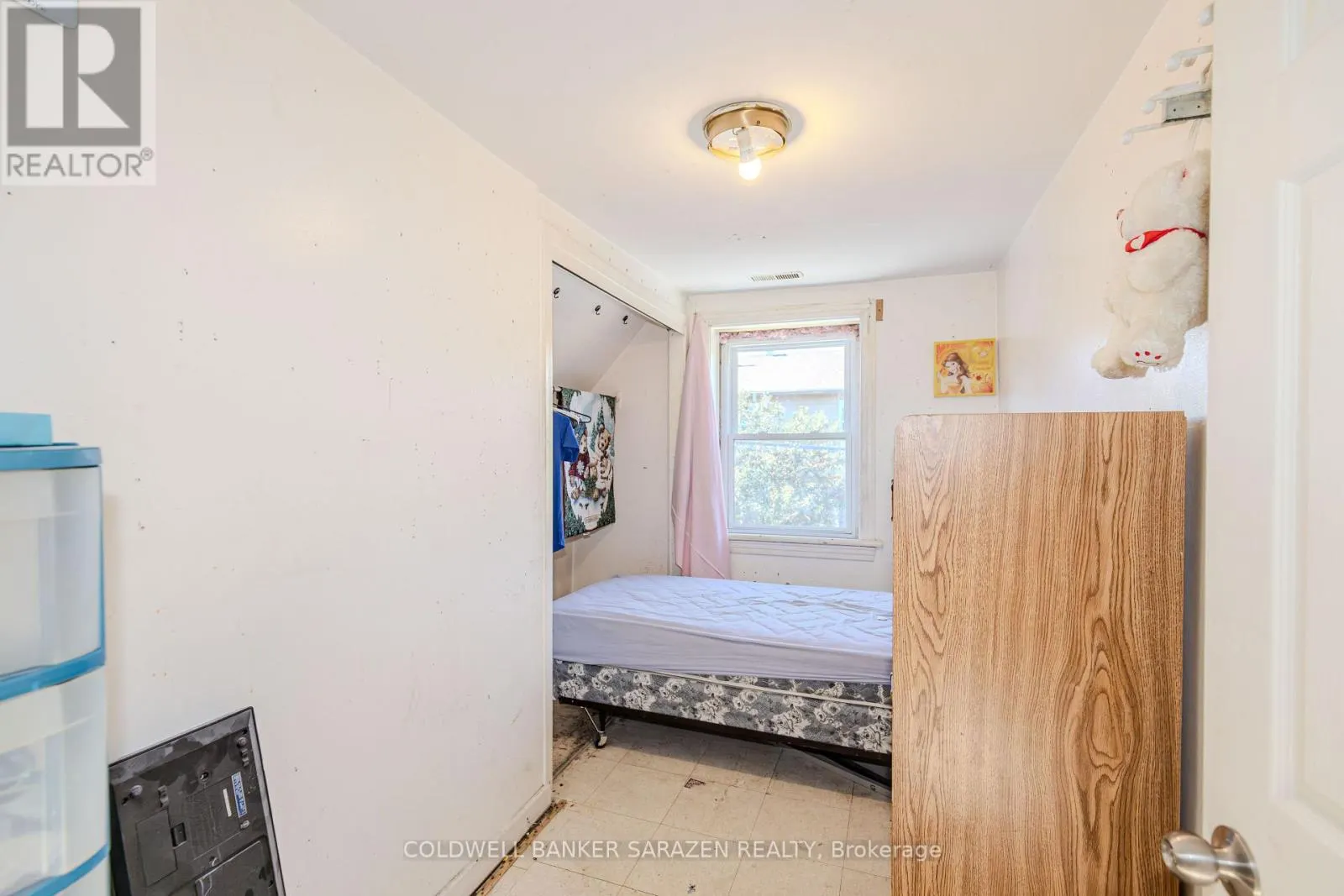 215 DESROSIERS STREET