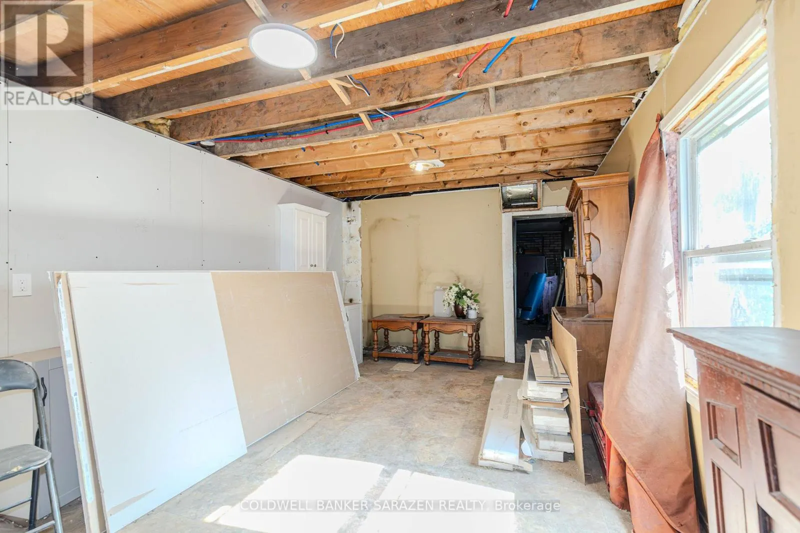 215 DESROSIERS STREET