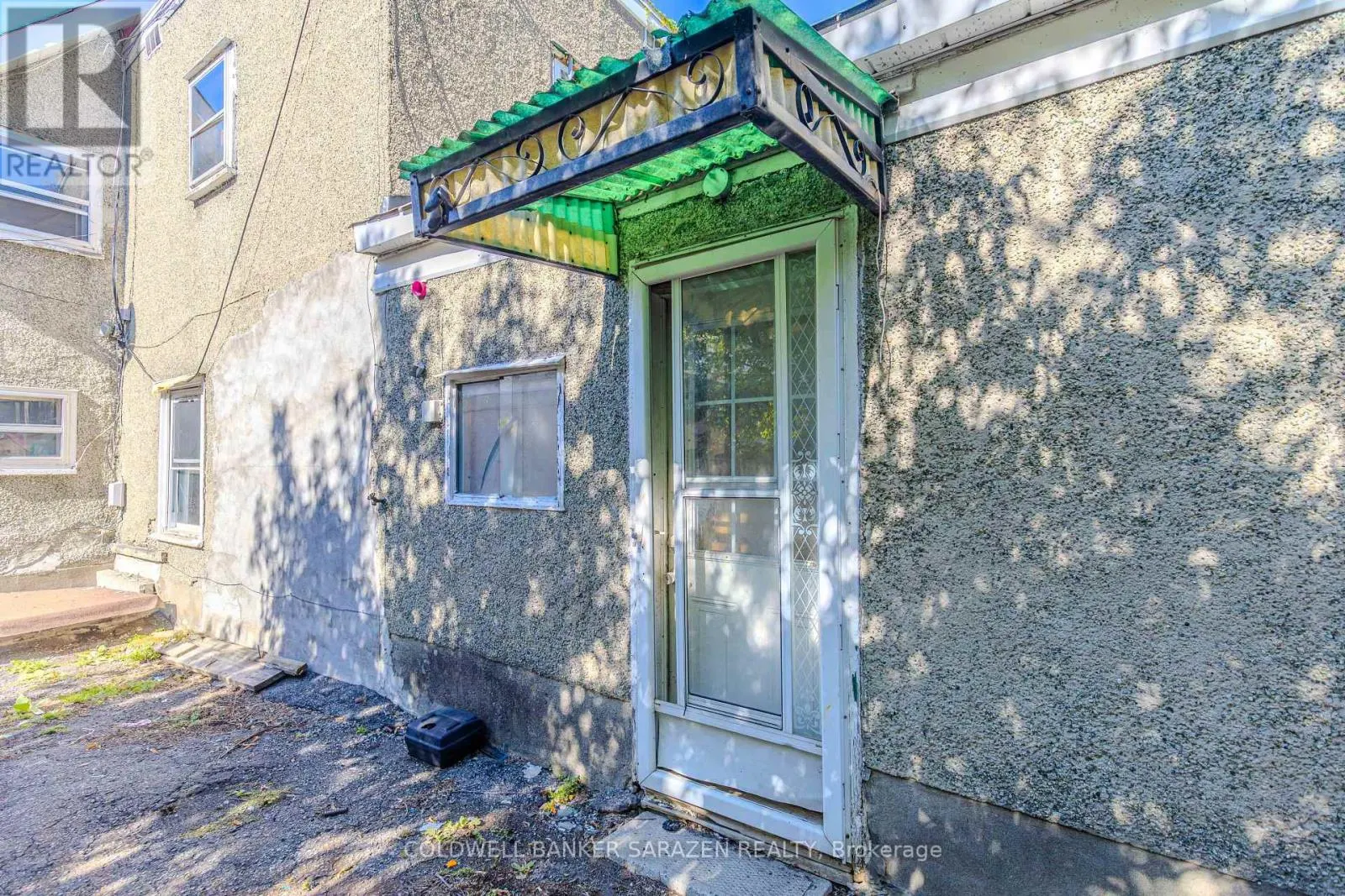 215 DESROSIERS STREET