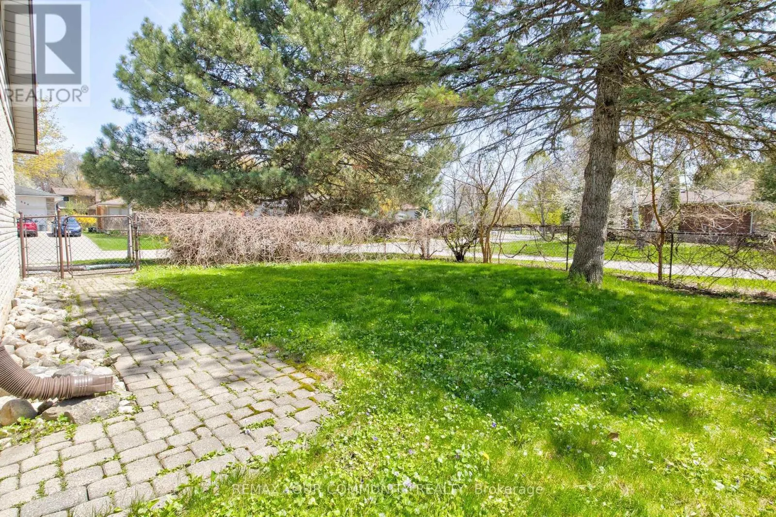 557 GLEN MANOR BOULEVARD