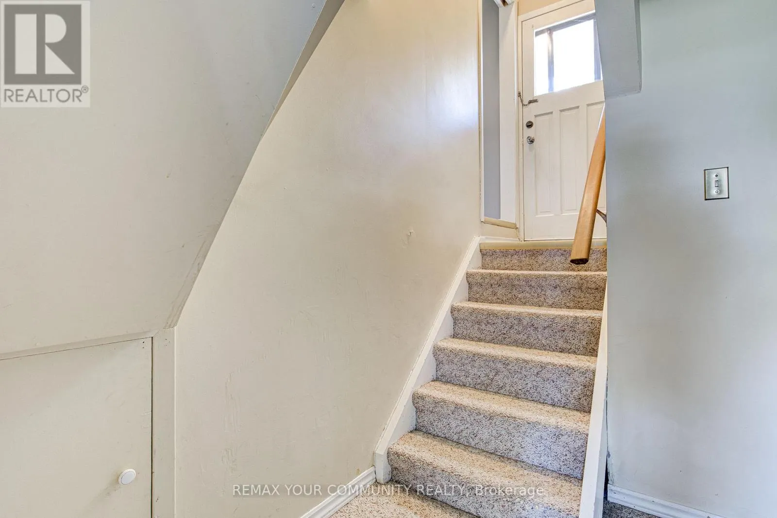 557 GLEN MANOR BOULEVARD