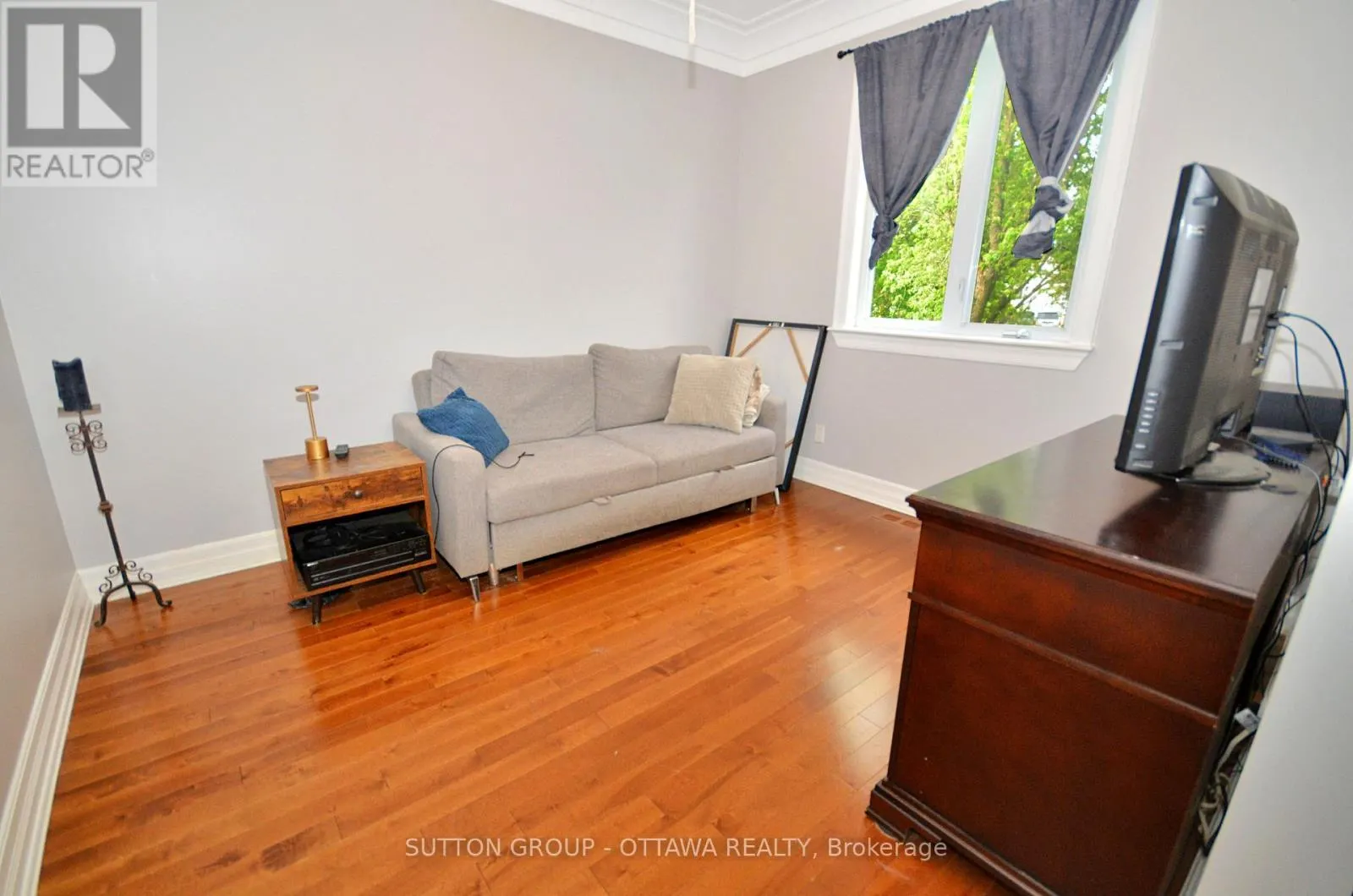 588 RUSSELL ROAD