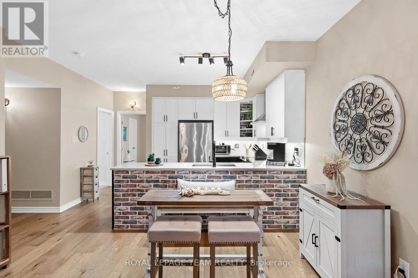 298 PEMBINA PRIVATE
