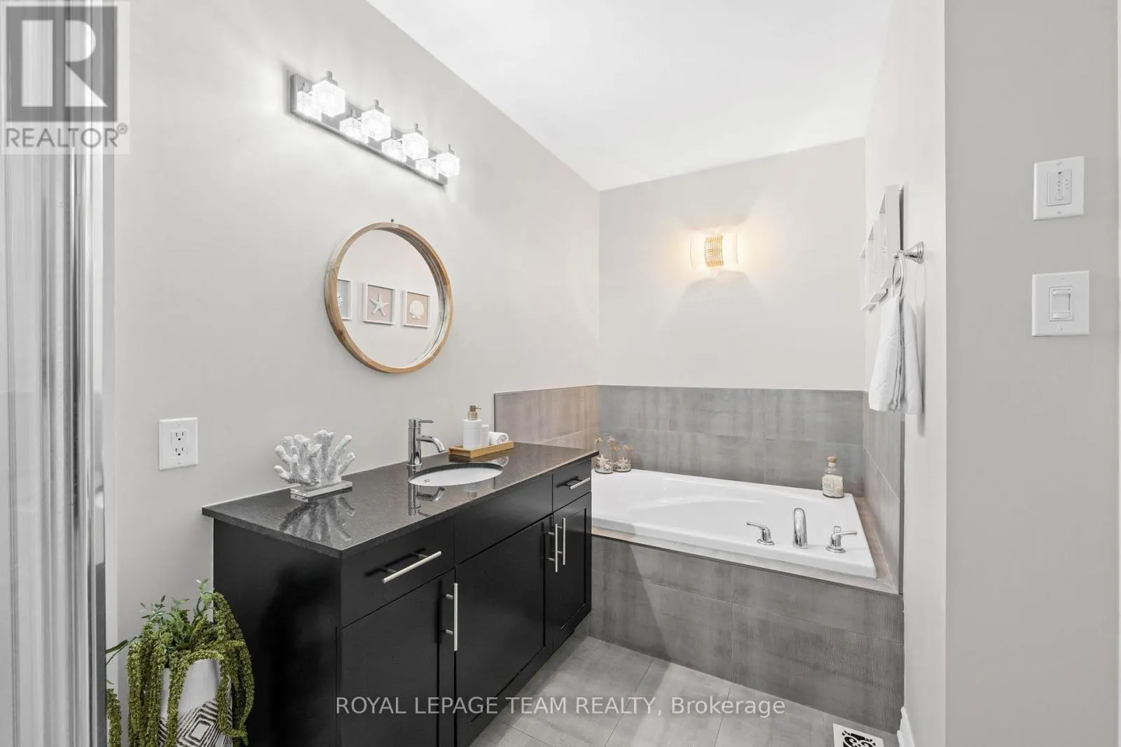 298 PEMBINA PRIVATE