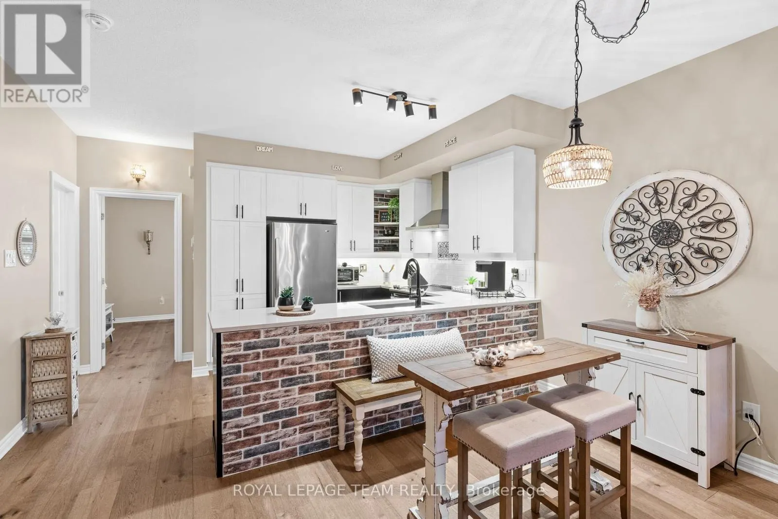 298 PEMBINA PRIVATE