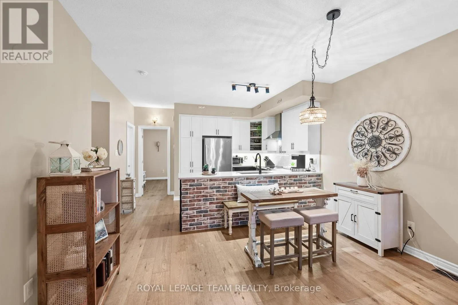 298 PEMBINA PRIVATE