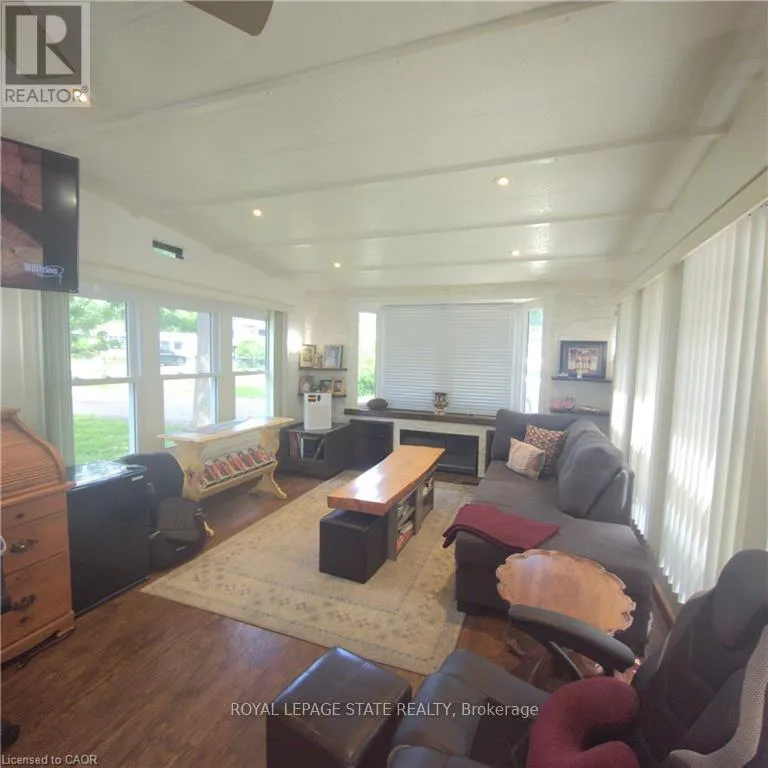 158 - 580 BEAVERCREEK ROAD