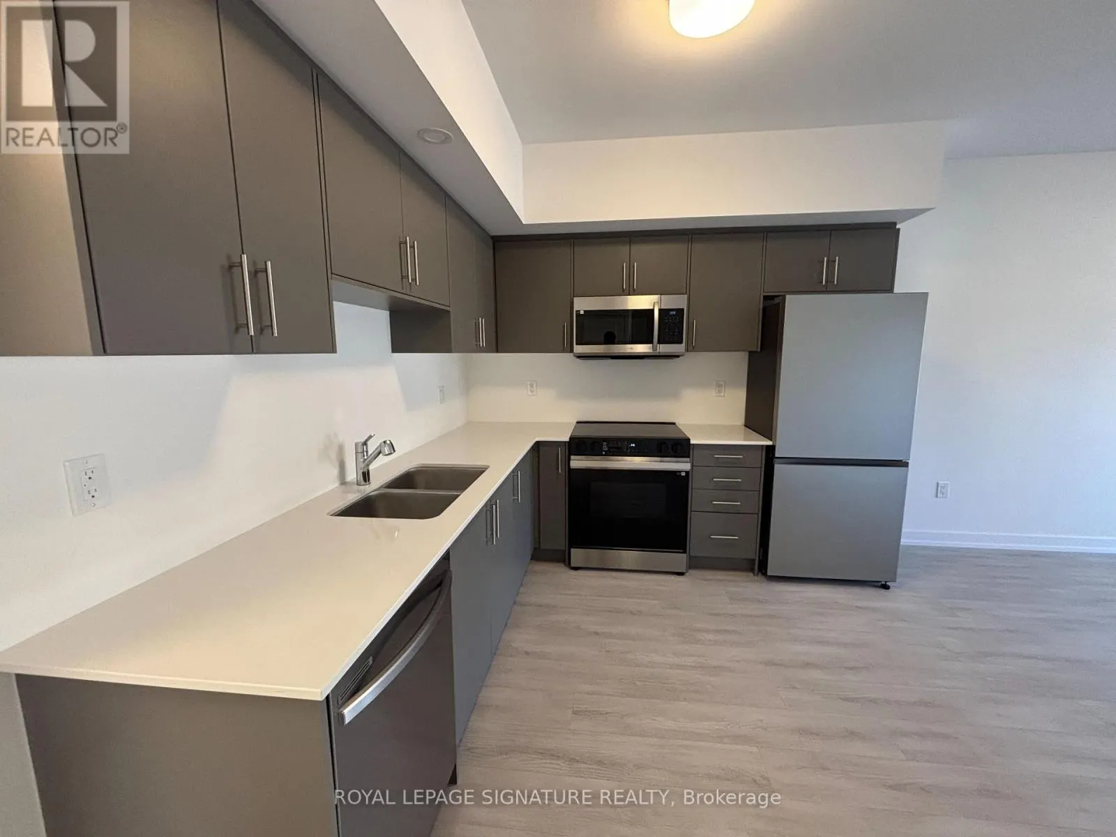 28 - 42 LOWES ROAD W