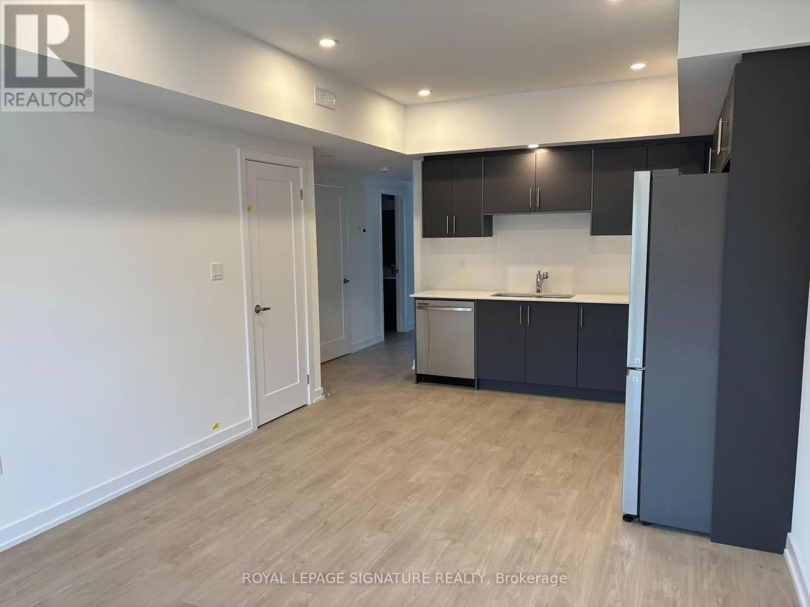 20 - 42 LOWES ROAD W