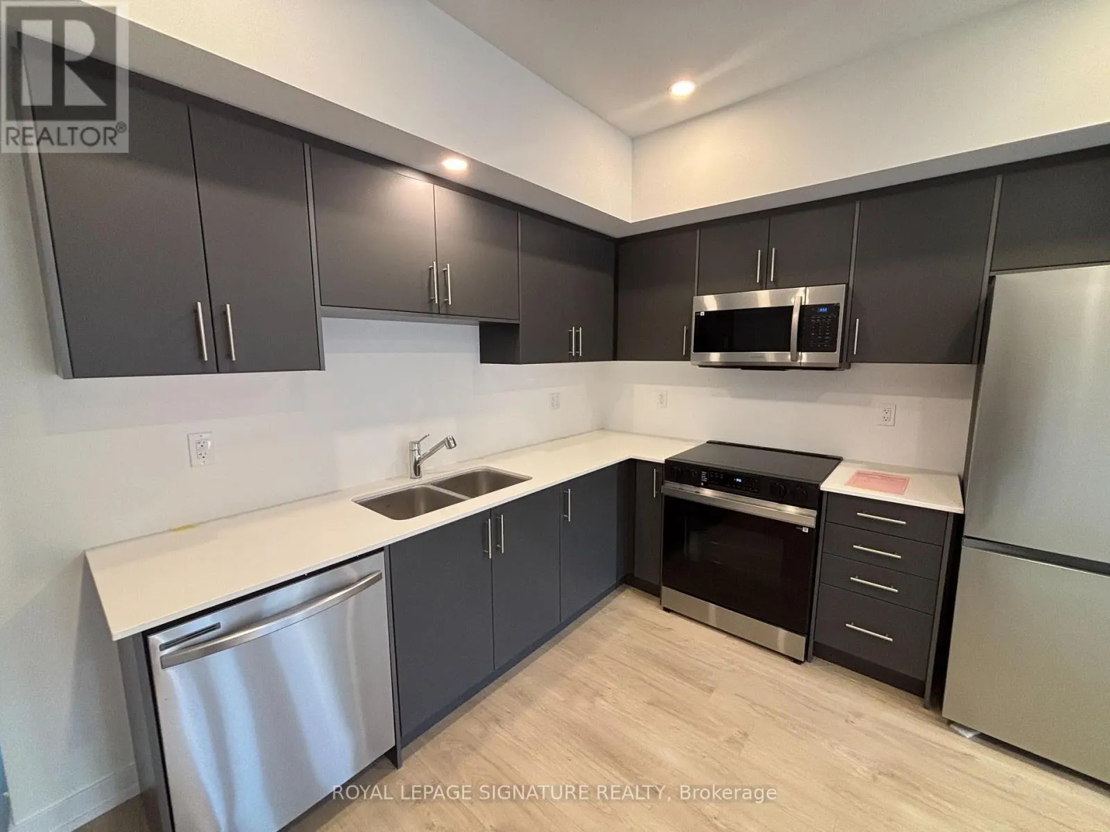 20 - 42 LOWES ROAD W