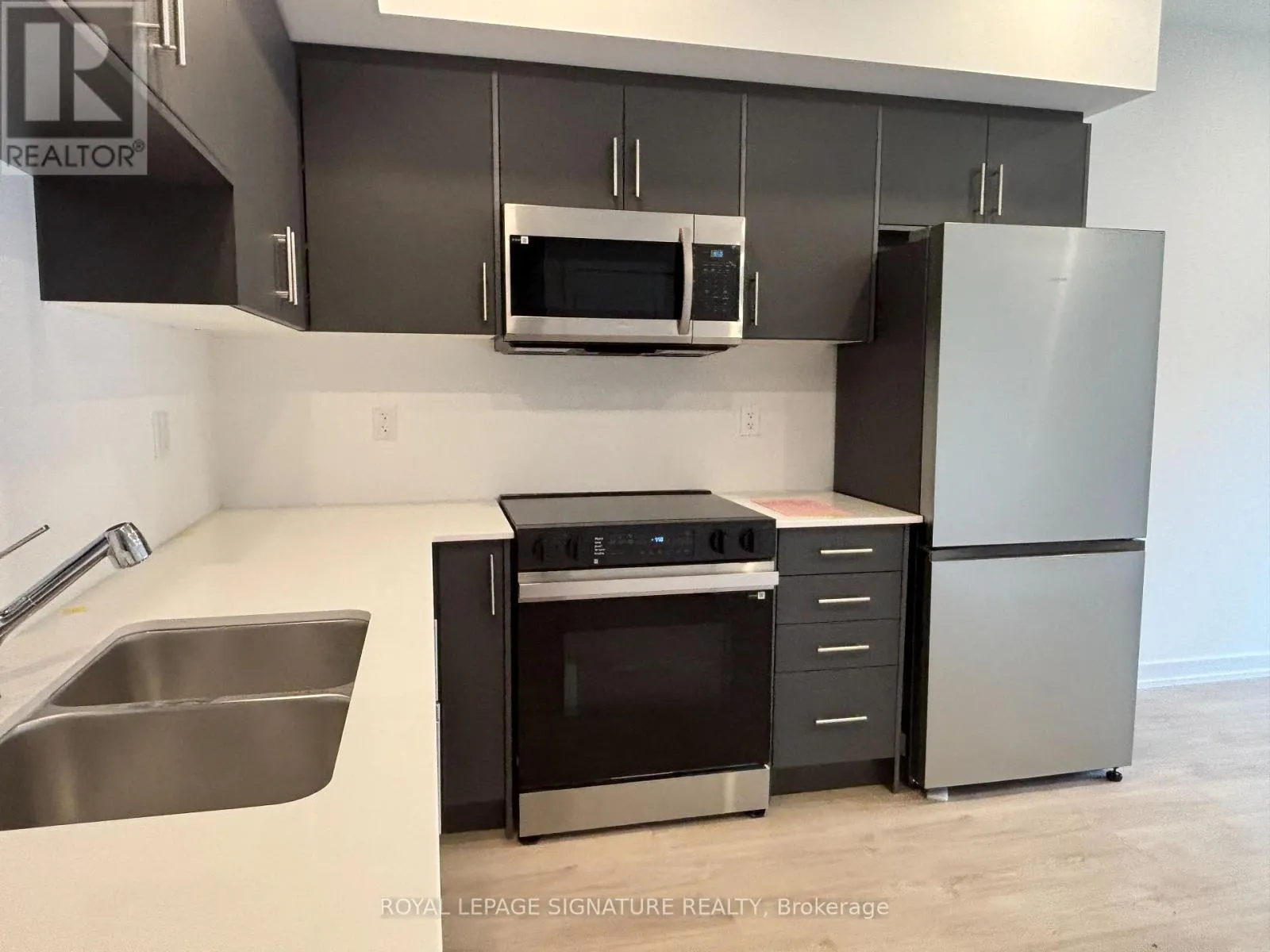 20 - 42 LOWES ROAD W