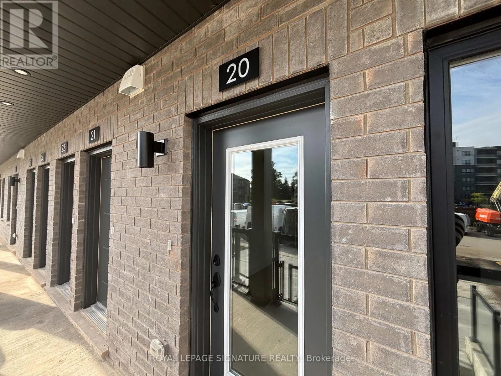 20 - 42 LOWES ROAD W
