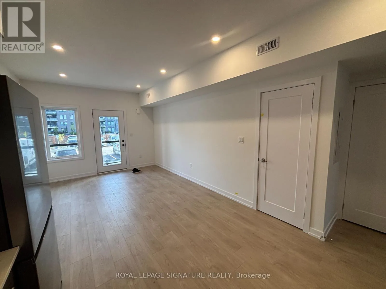 20 - 42 LOWES ROAD W