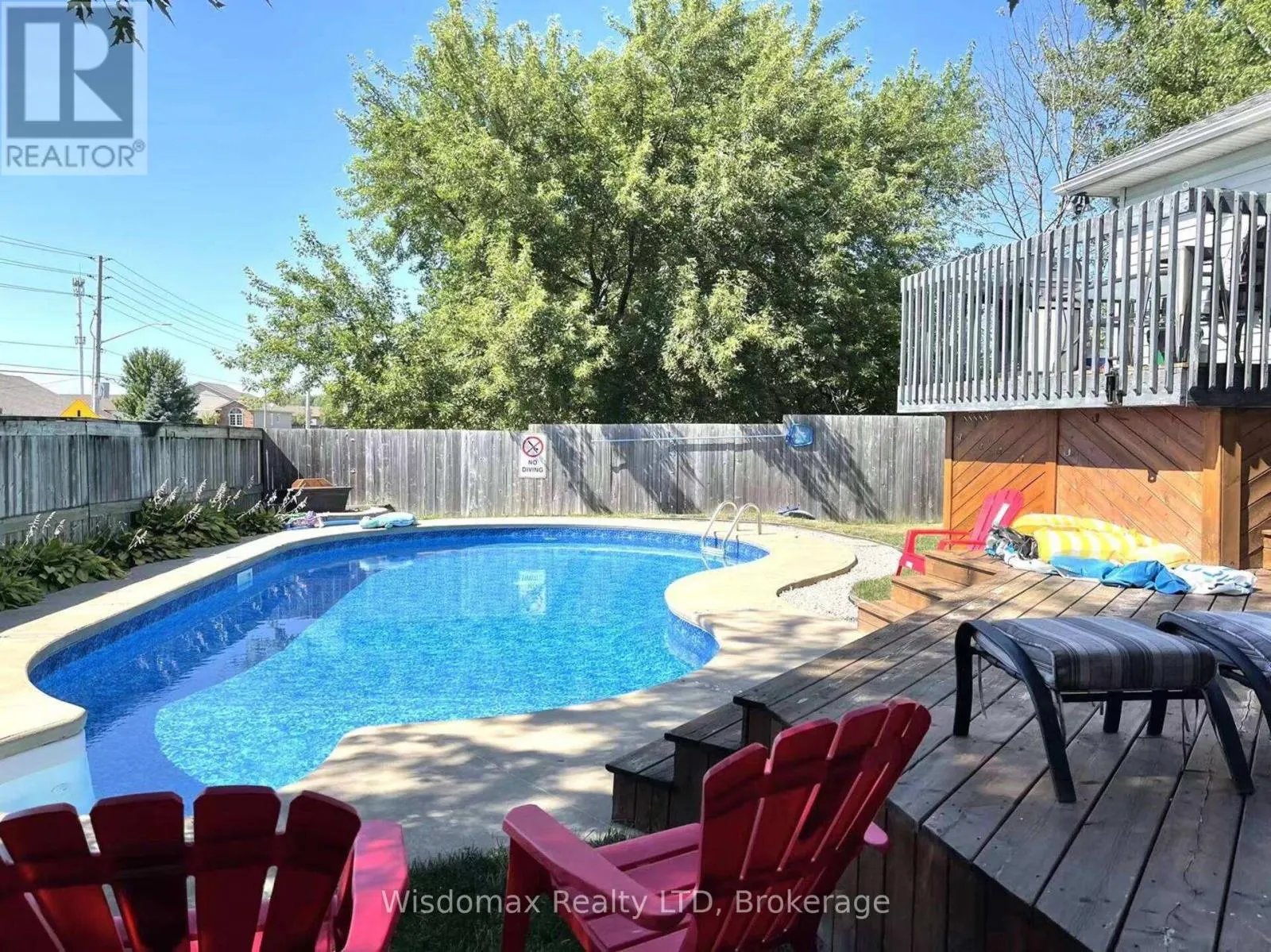 8272 WOODSVIEW CRESCENT
