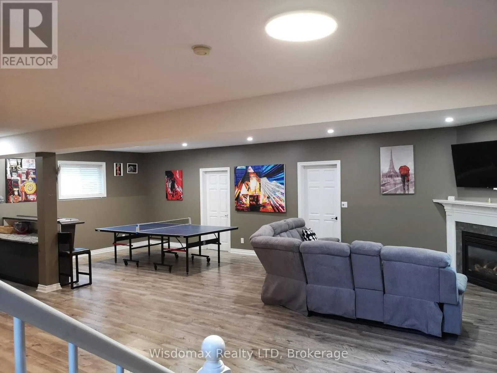 8272 WOODSVIEW CRESCENT