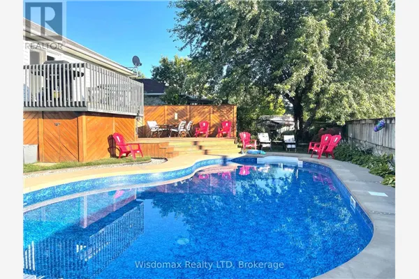 8272 WOODSVIEW CRESCENT