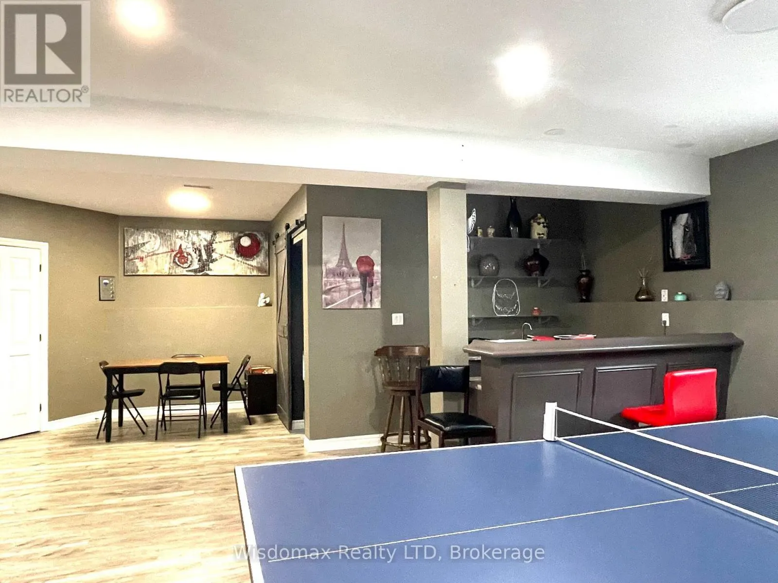8272 WOODSVIEW CRESCENT